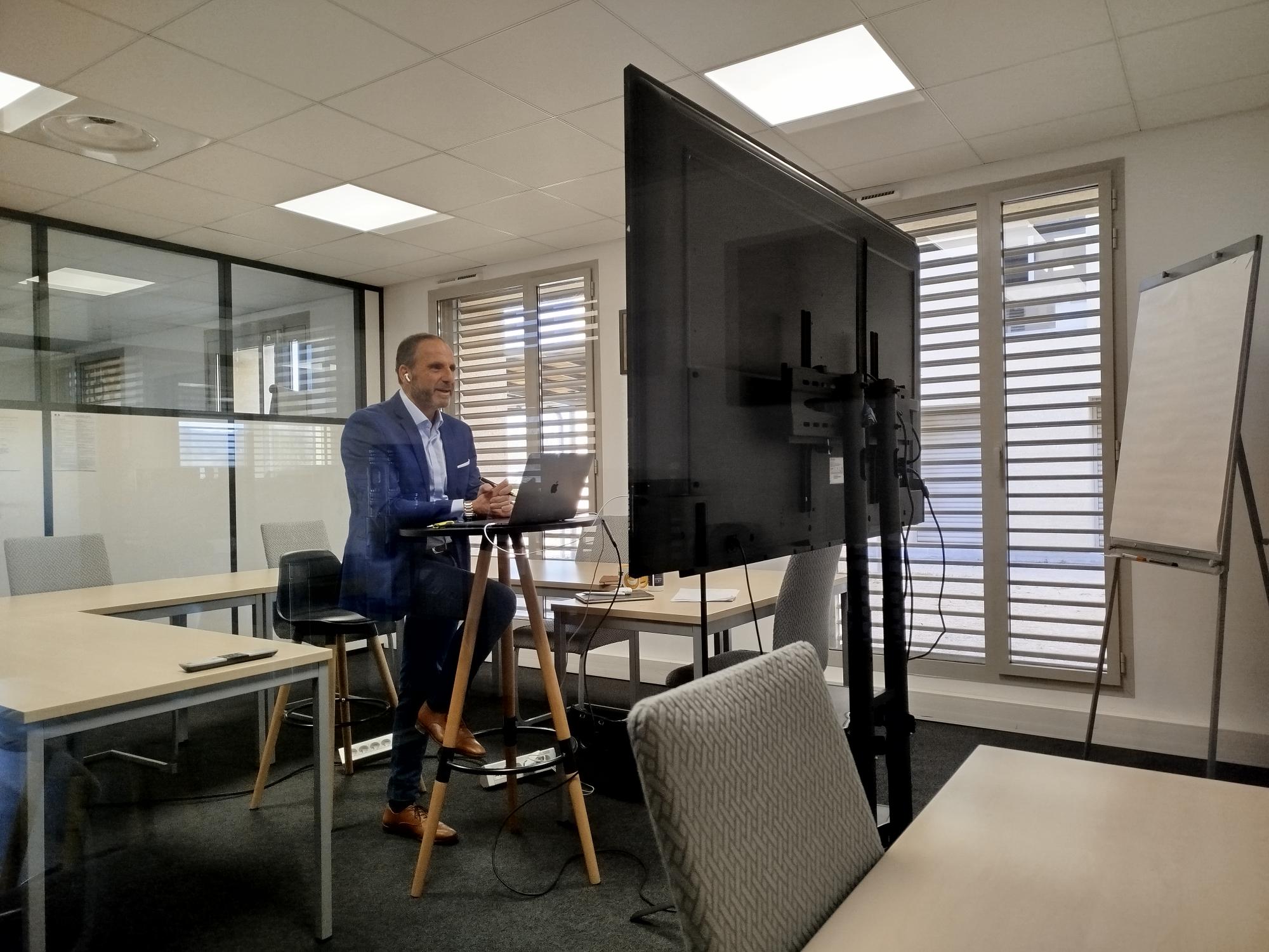 Hervé Tchdry en présentation